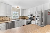 1415 West 59TH Street, Davenport, IA 52806