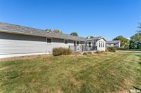 1415 West 59TH Street, Davenport, IA 52806