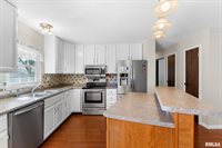 1415 West 59TH Street, Davenport, IA 52806