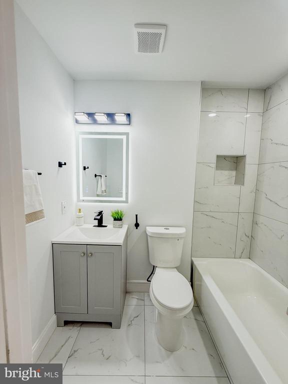 1518 Port, Baltimore, MD 21213