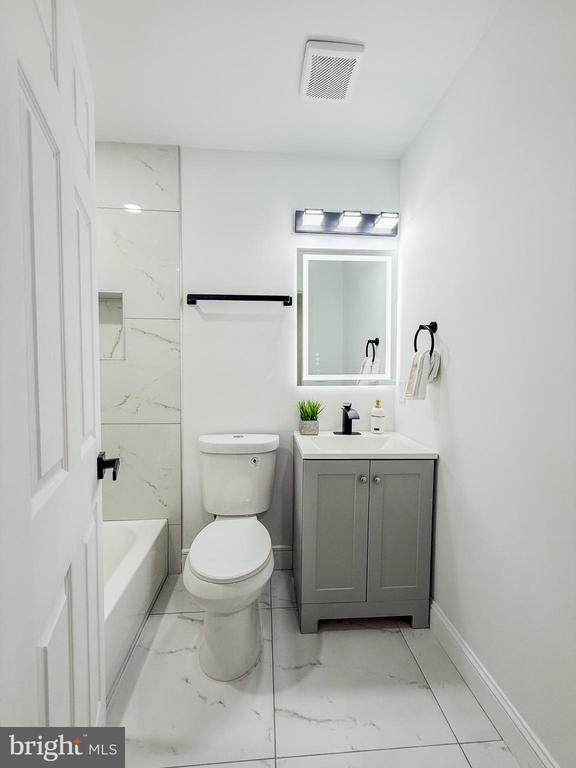 1518 Port, Baltimore, MD 21213