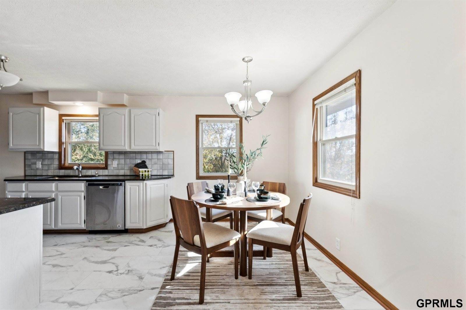 1427 South 52Nd Street, Omaha, NE 68106