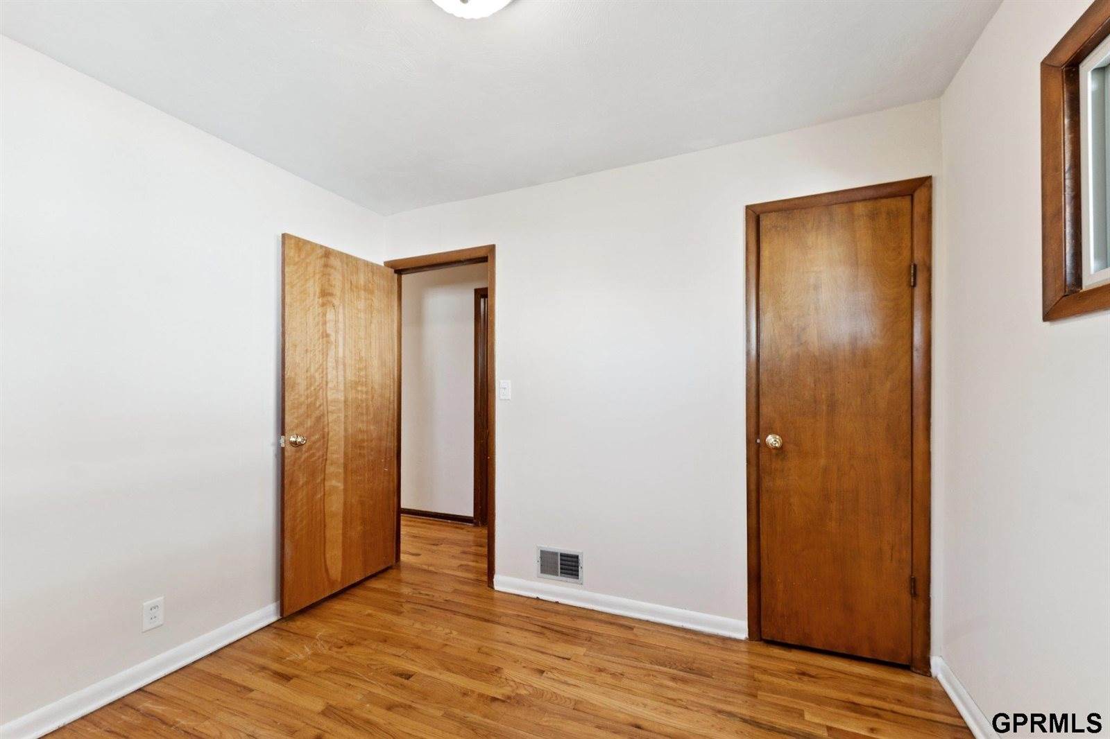 1427 South 52Nd Street, Omaha, NE 68106