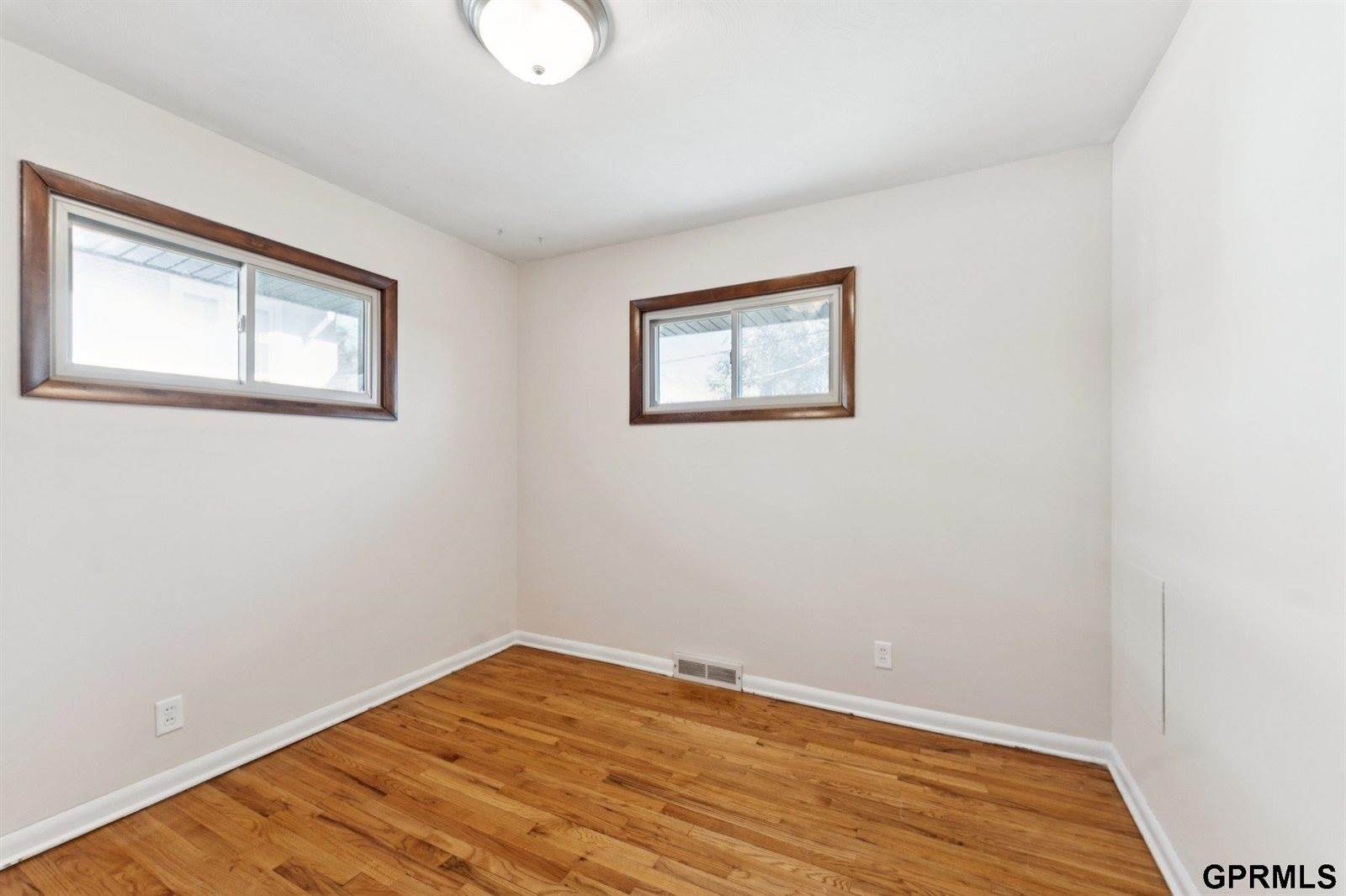 1427 South 52Nd Street, Omaha, NE 68106