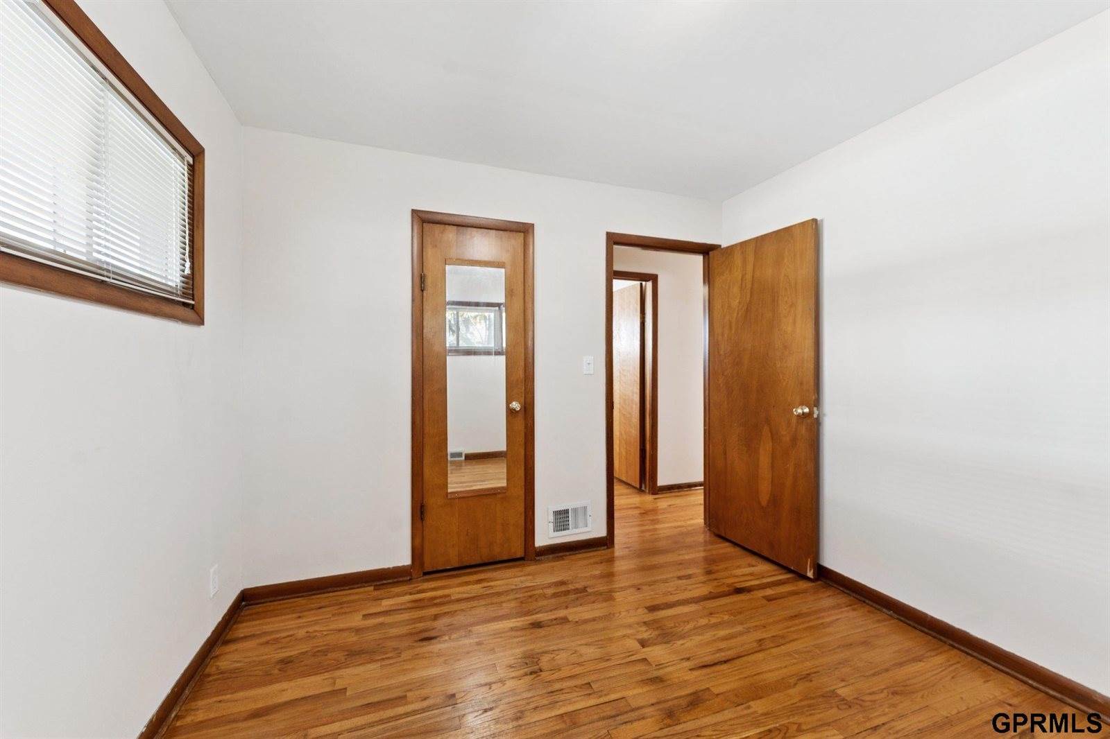 1427 South 52Nd Street, Omaha, NE 68106