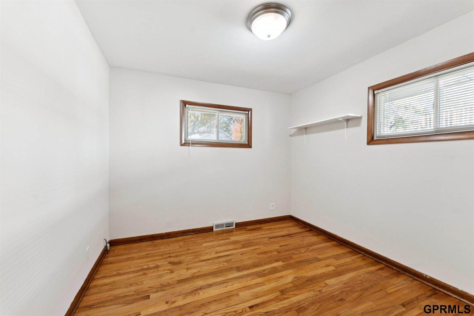 1427 South 52Nd Street, Omaha, NE 68106