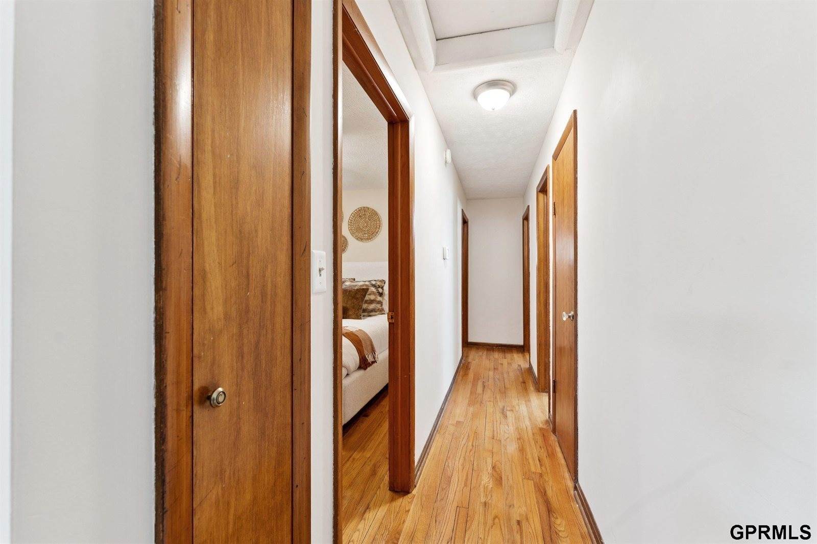 1427 South 52Nd Street, Omaha, NE 68106