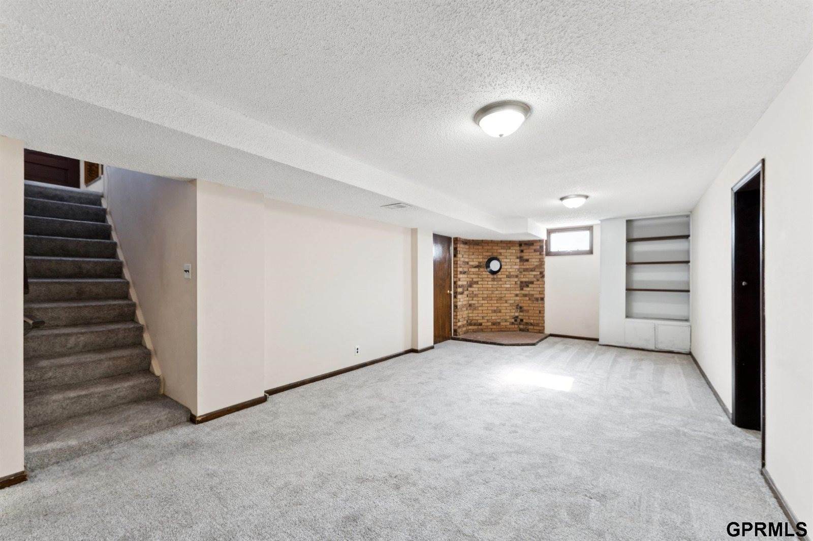 1427 South 52Nd Street, Omaha, NE 68106