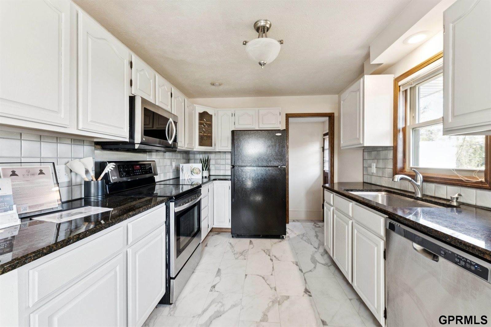 1427 South 52Nd Street, Omaha, NE 68106