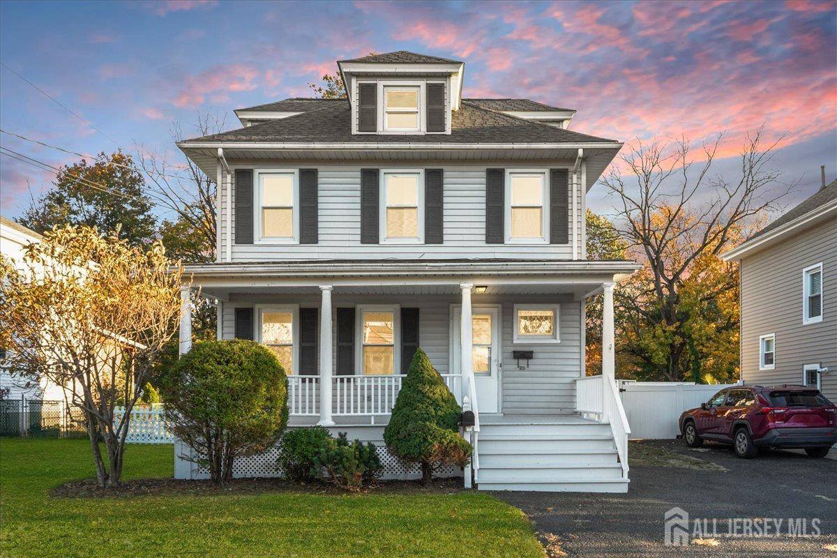 323 Oak Parkway, Dunellen, NJ 08812