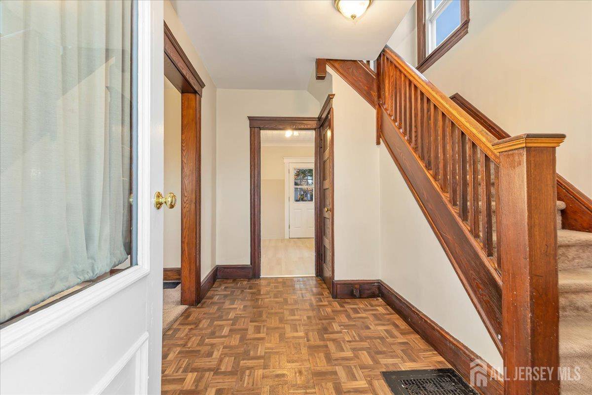 323 Oak Parkway, Dunellen, NJ 08812