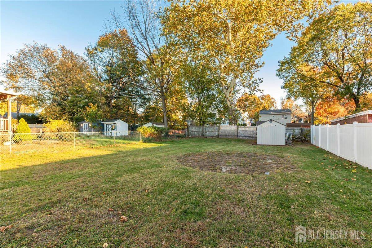 323 Oak Parkway, Dunellen, NJ 08812