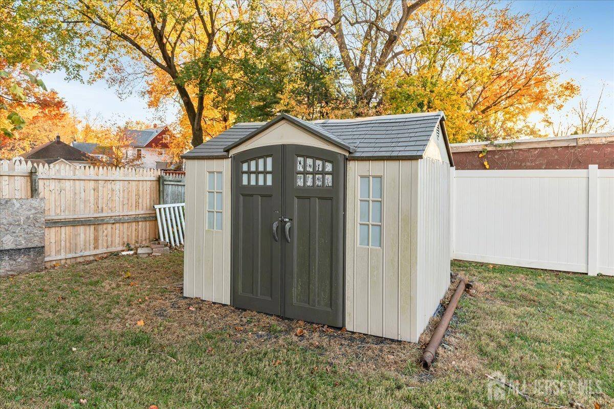 323 Oak Parkway, Dunellen, NJ 08812