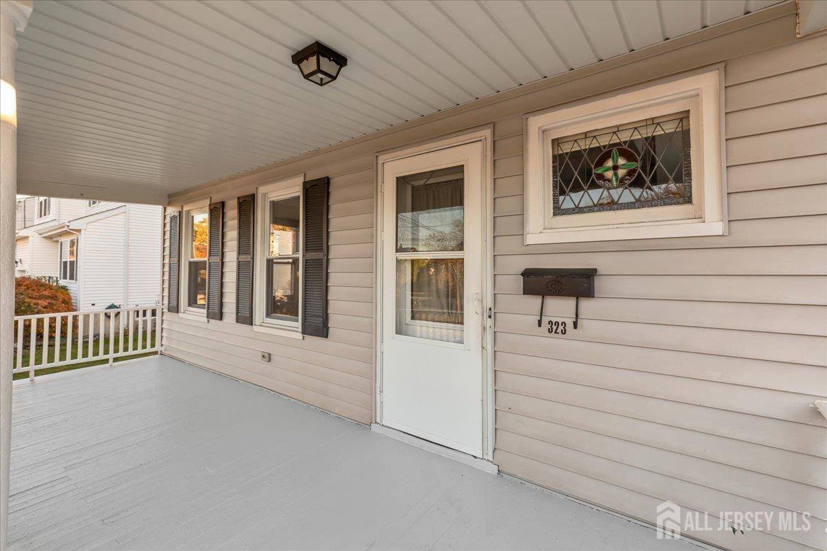 323 Oak Parkway, Dunellen, NJ 08812