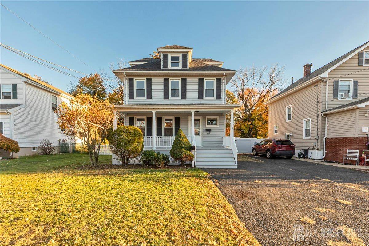 323 Oak Parkway, Dunellen, NJ 08812