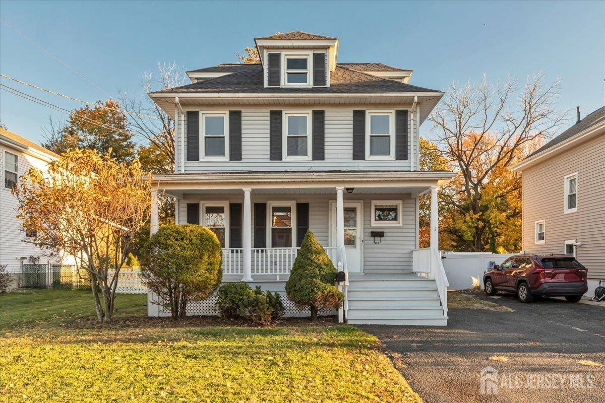 323 Oak Parkway, Dunellen, NJ 08812