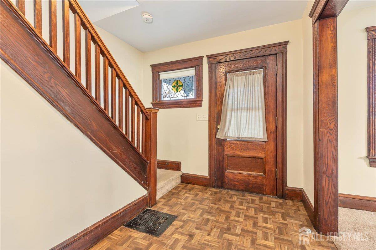 323 Oak Parkway, Dunellen, NJ 08812