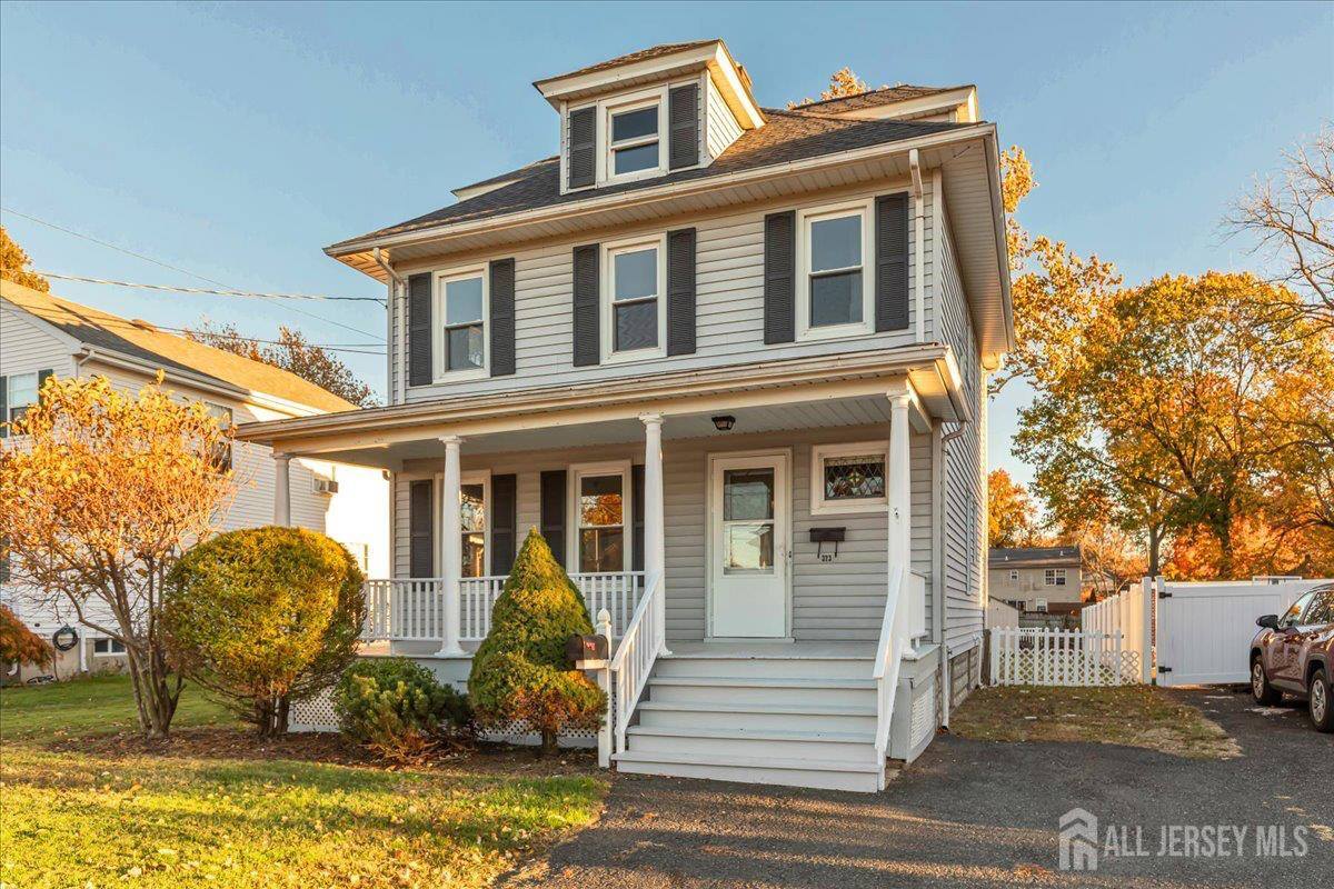 323 Oak Parkway, Dunellen, NJ 08812