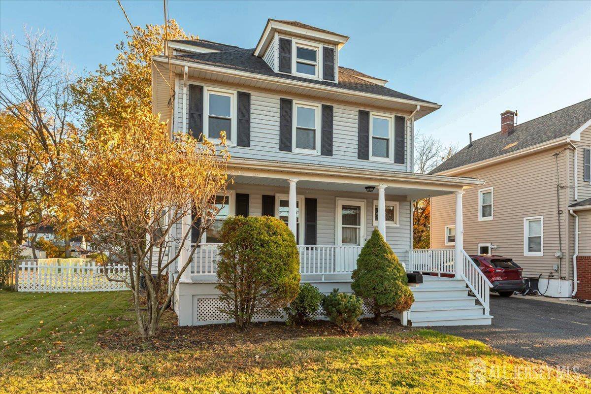 323 Oak Parkway, Dunellen, NJ 08812