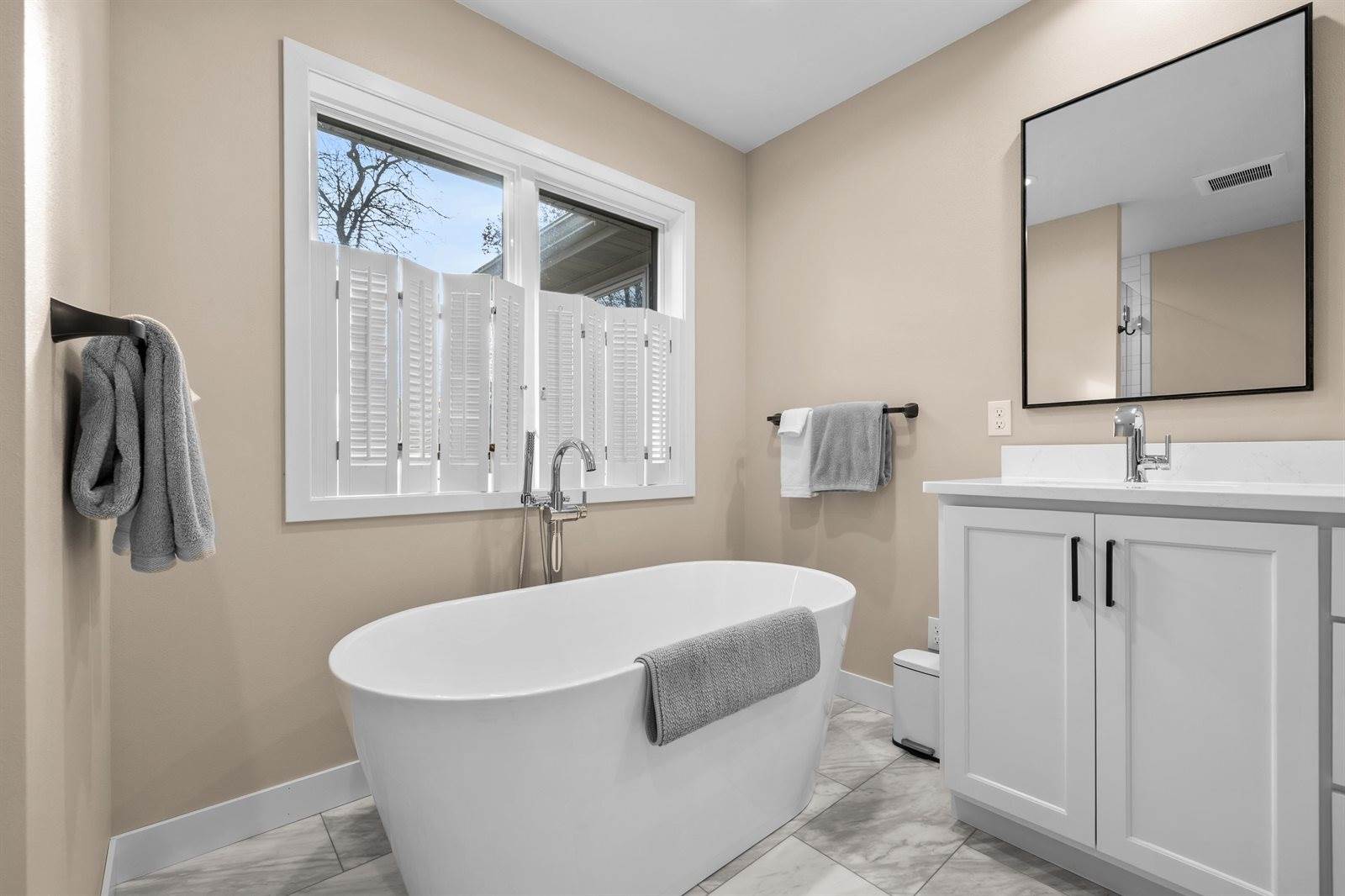 9457 Woodland Circle, Amherst Jct, WI 54407