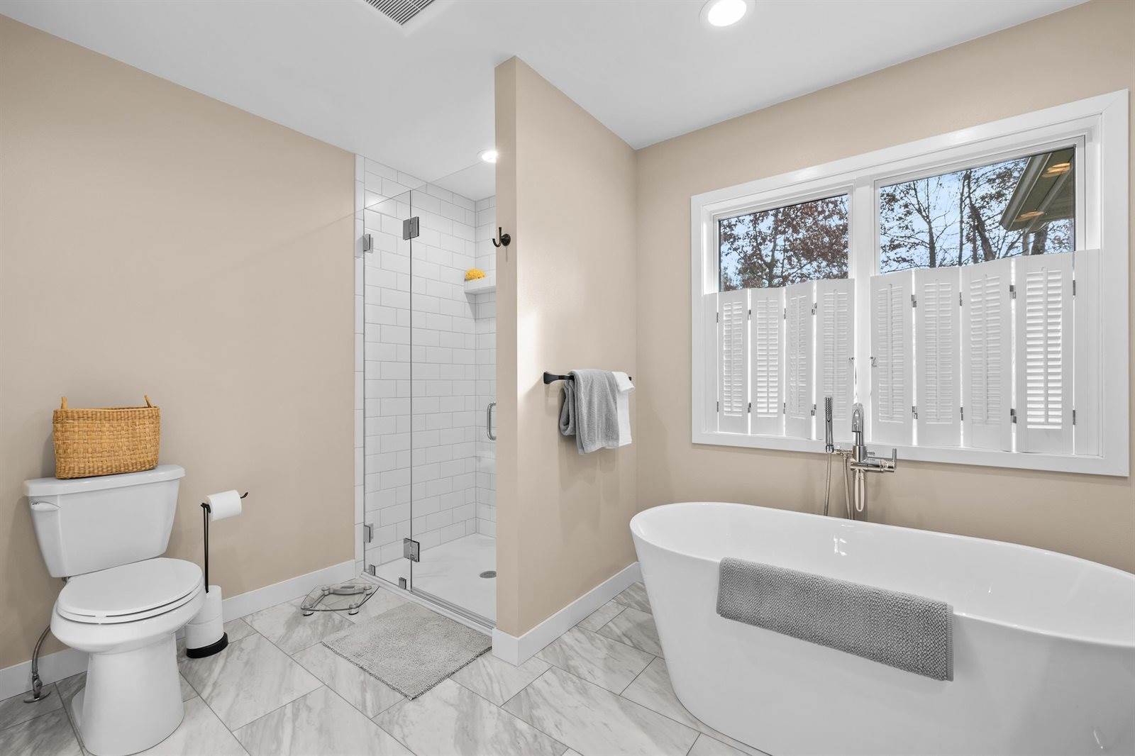 9457 Woodland Circle, Amherst Jct, WI 54407