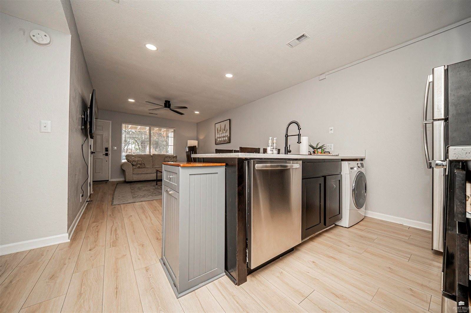 2430 Greenbriar Drive, Manhattan, KS 66502