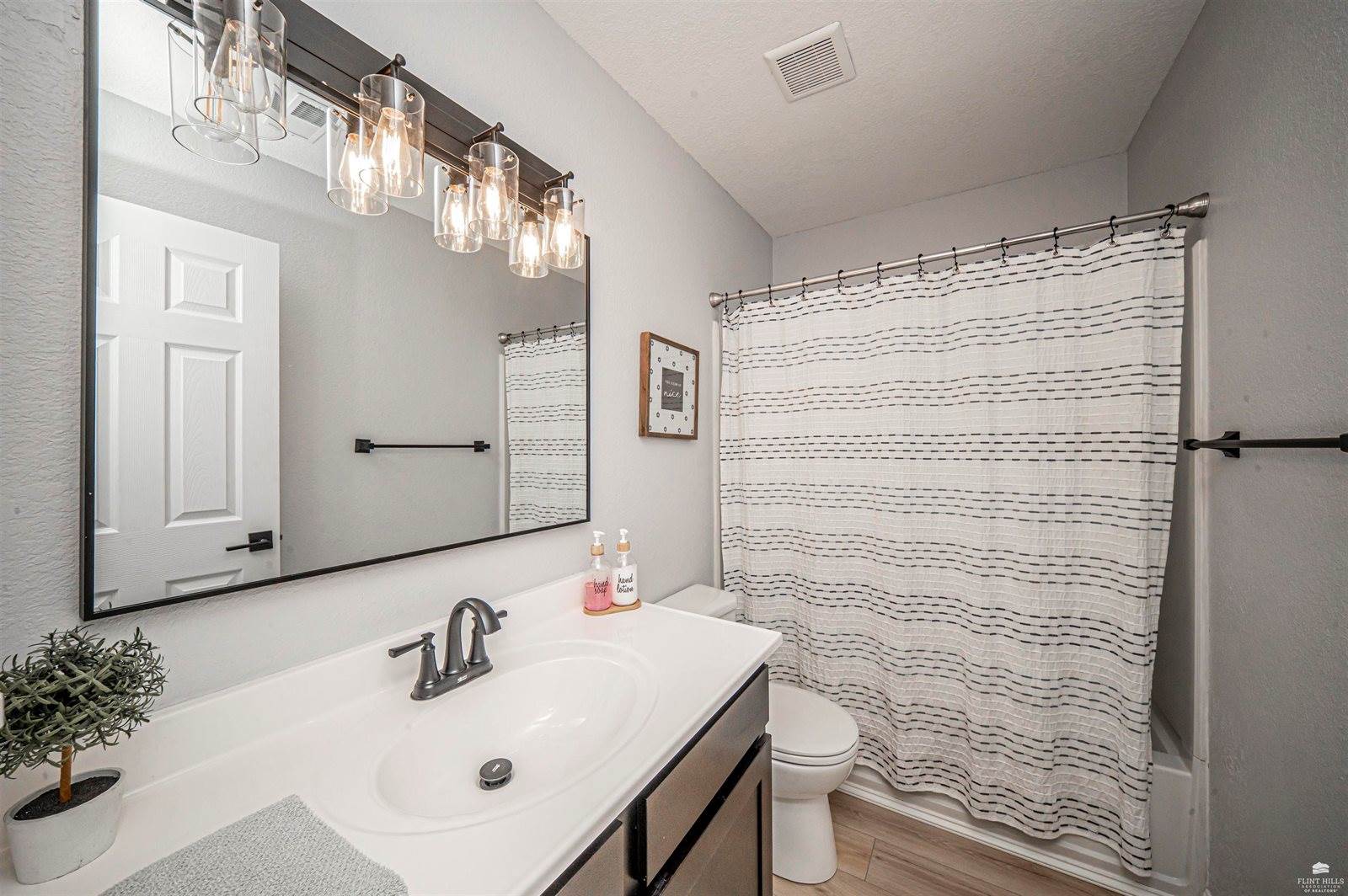 2430 Greenbriar Drive, Manhattan, KS 66502