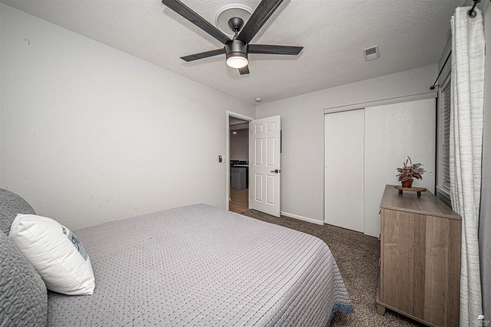 2430 Greenbriar Drive, Manhattan, KS 66502