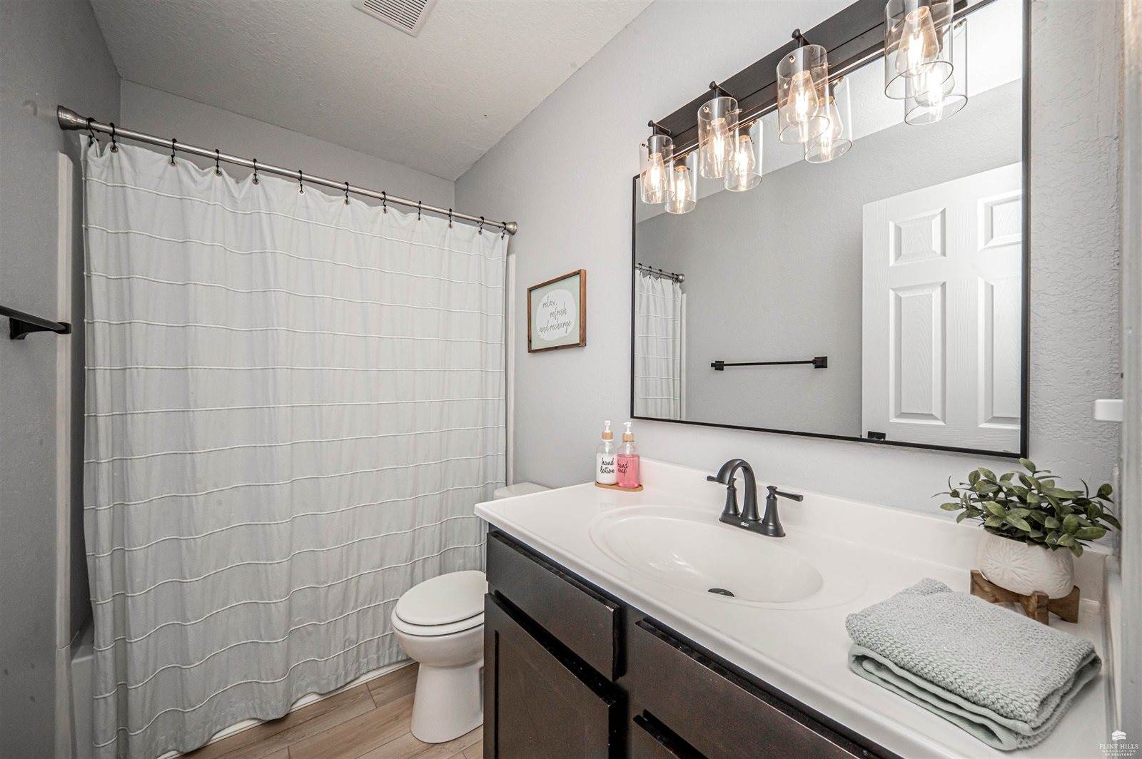 2430 Greenbriar Drive, Manhattan, KS 66502