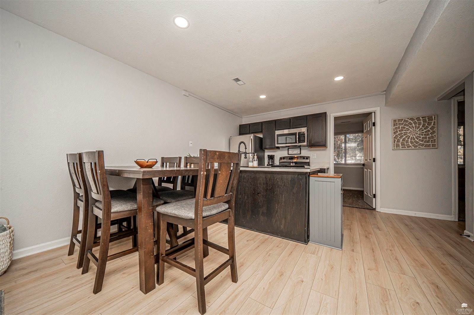 2430 Greenbriar Drive, Manhattan, KS 66502