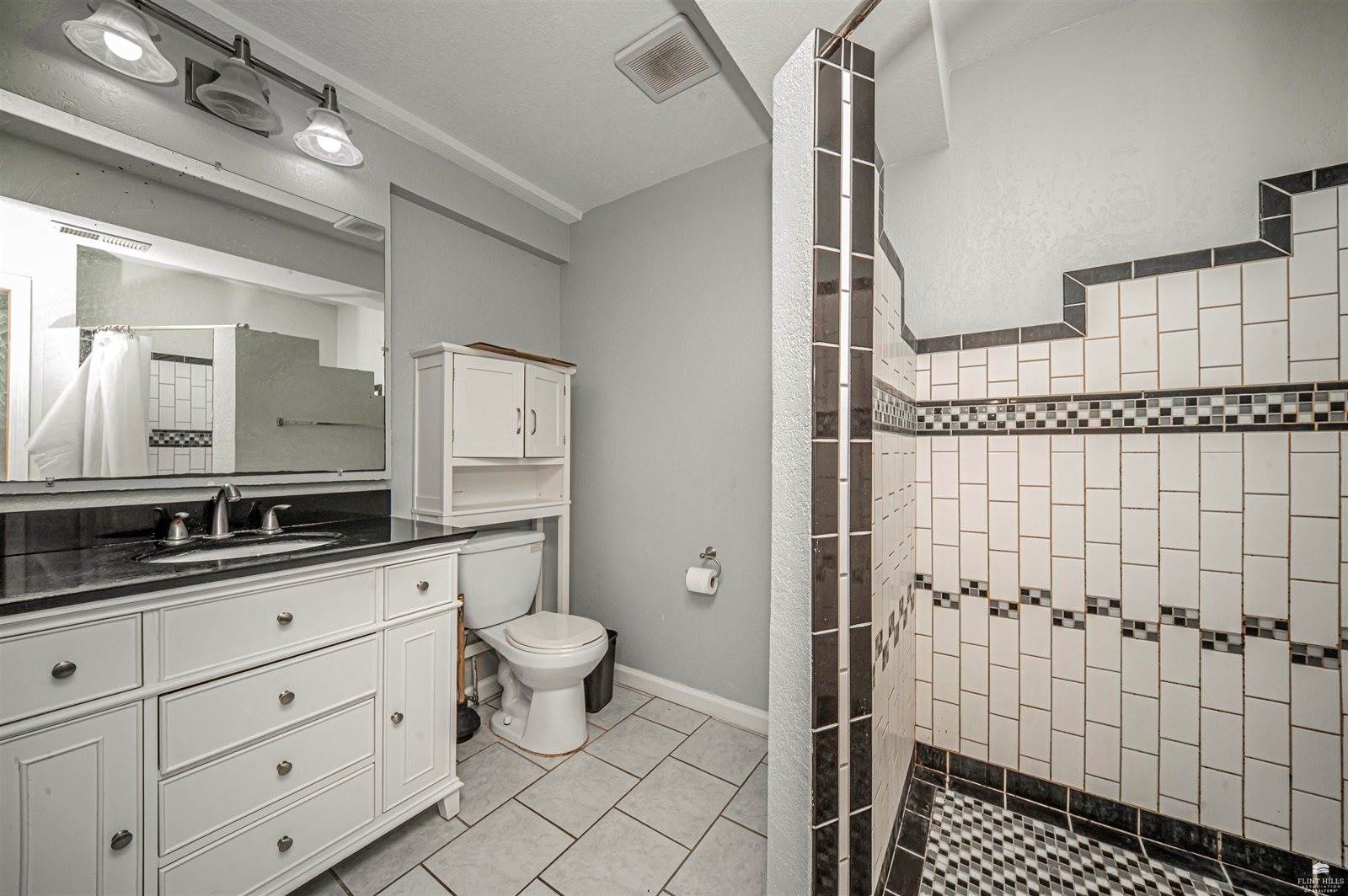 422 Navajo Drive, Junction City, KS 66441