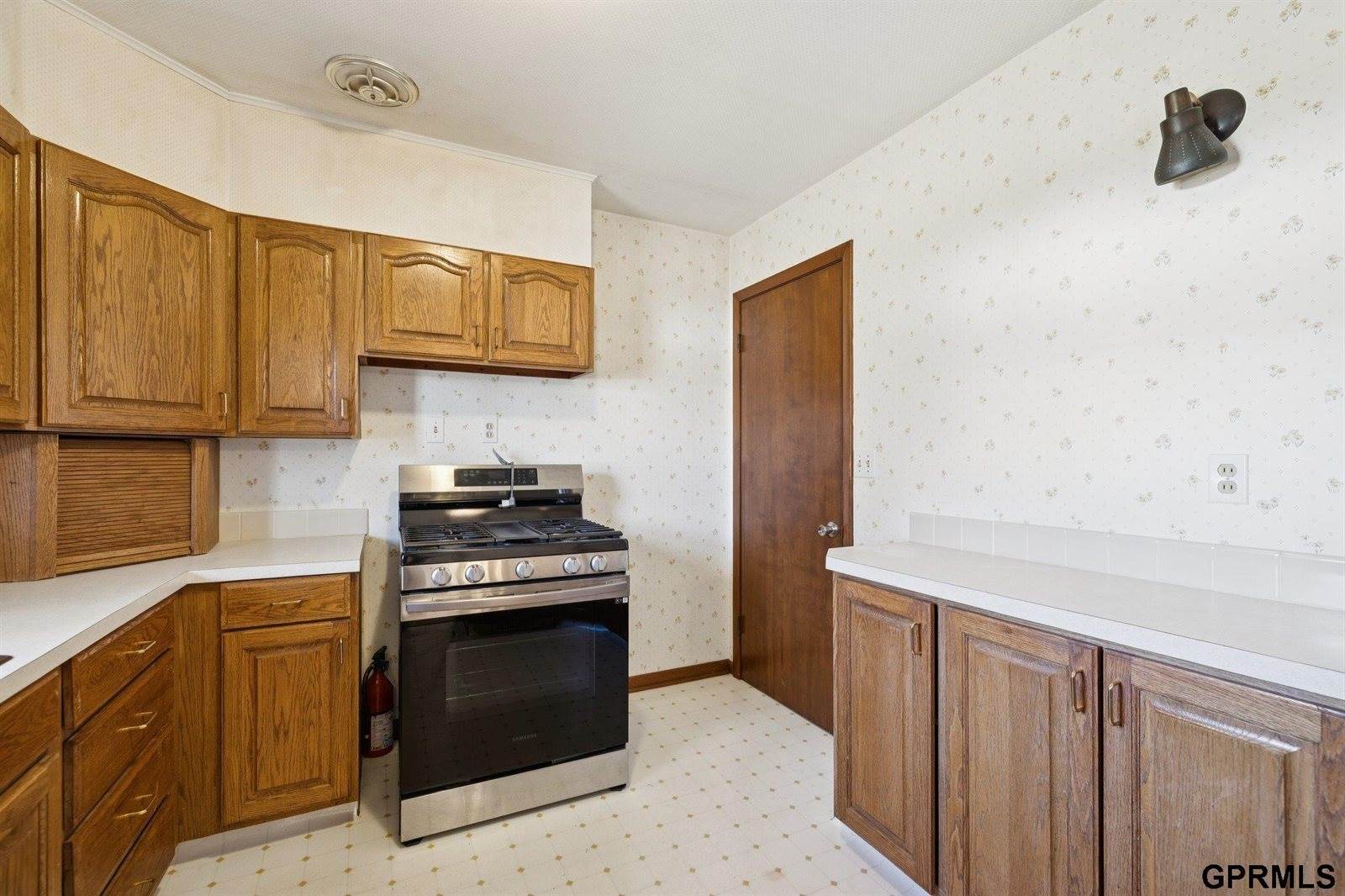 4708 Grover Street, Omaha, NE 68106