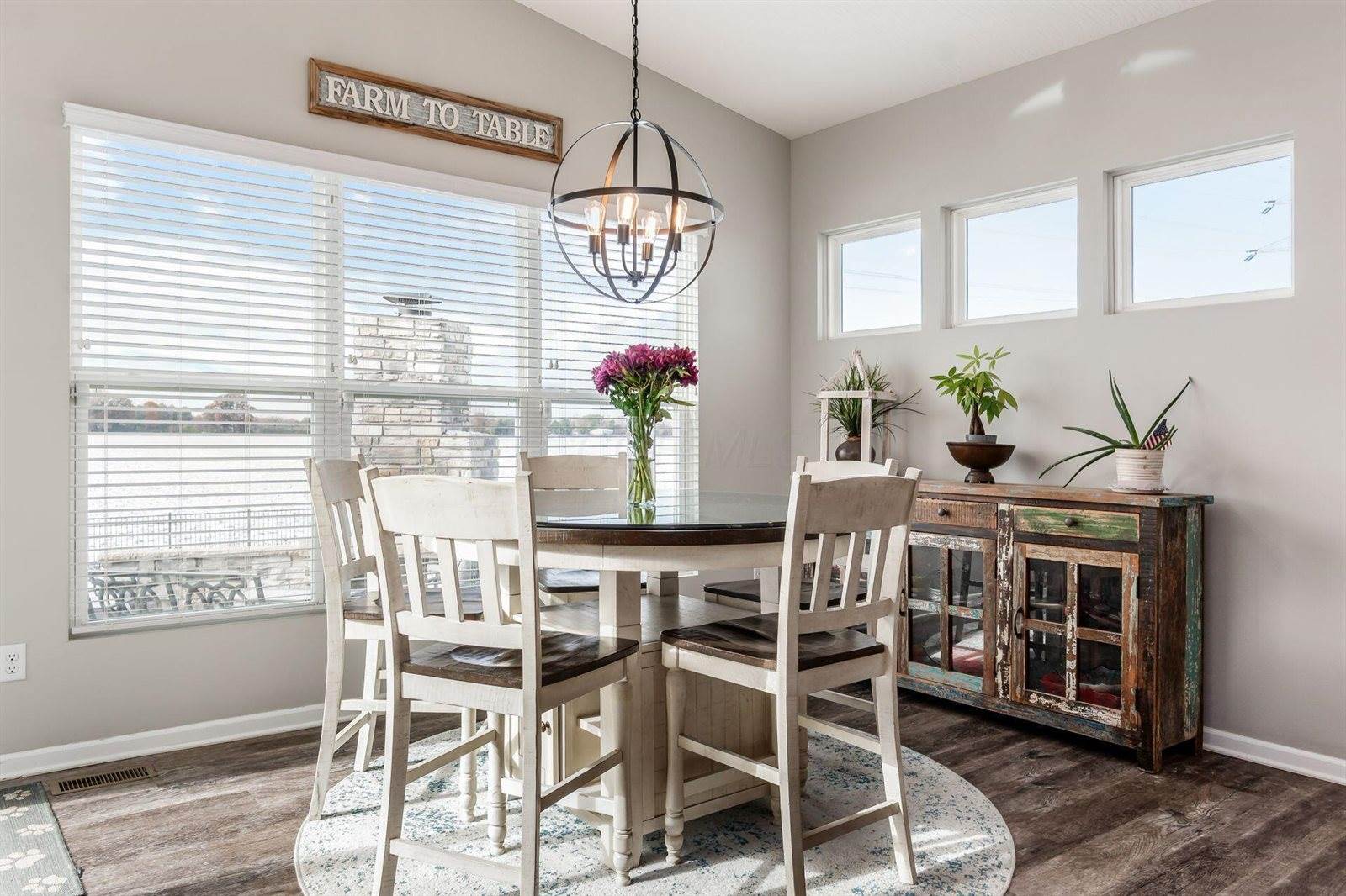 6438 Sugar Run Drive, Hilliard, OH 43026