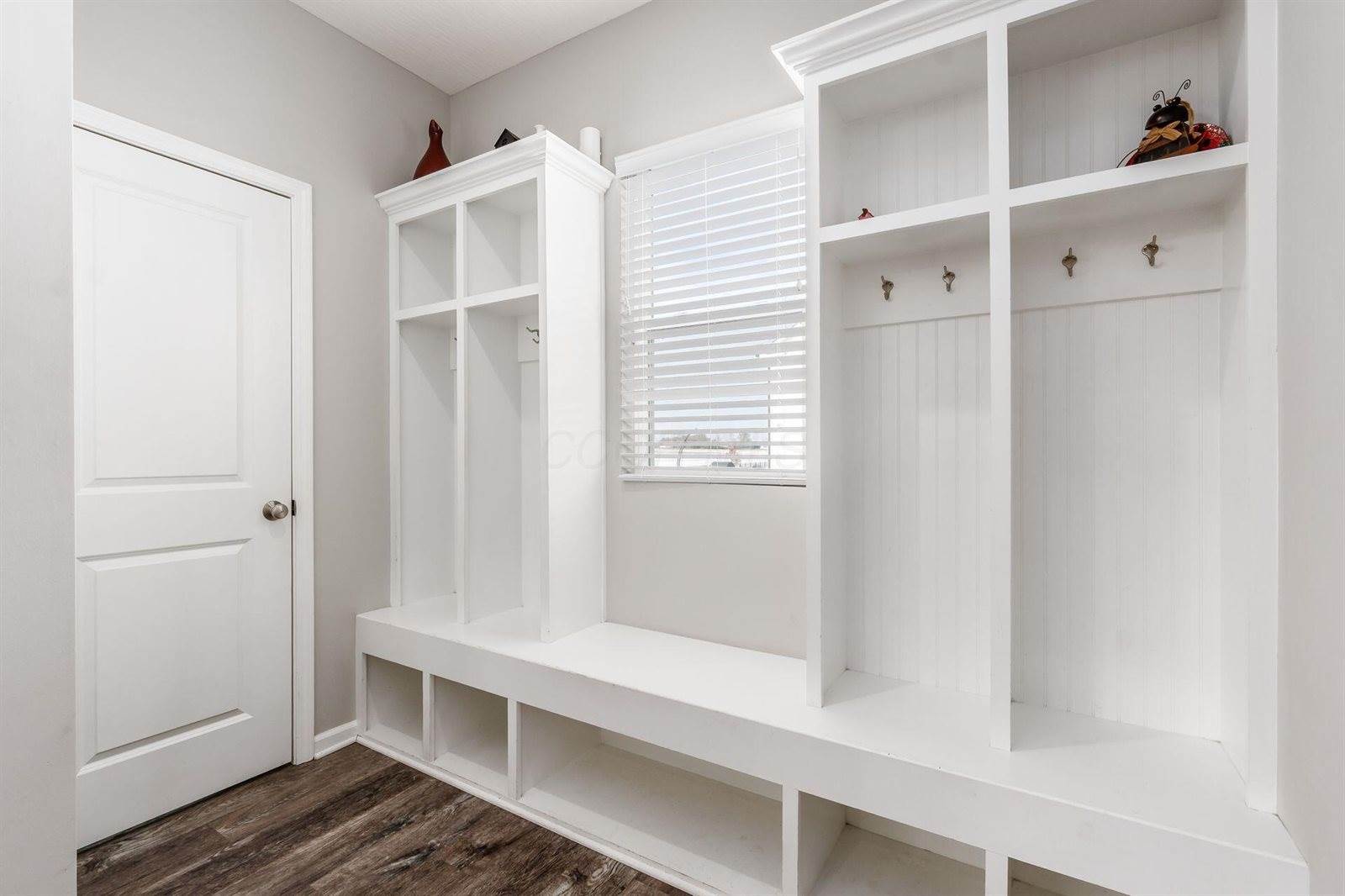 6438 Sugar Run Drive, Hilliard, OH 43026