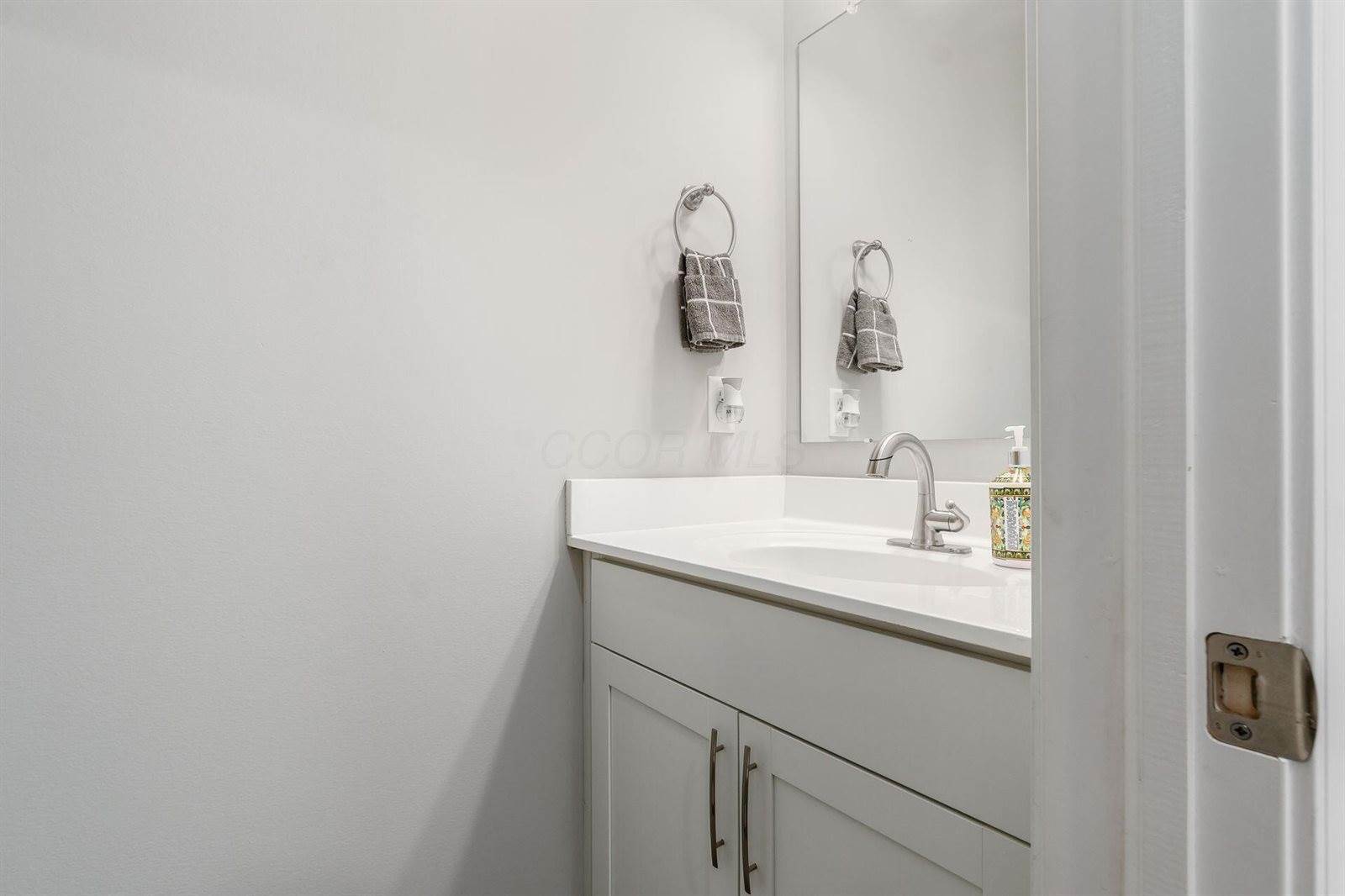 6438 Sugar Run Drive, Hilliard, OH 43026