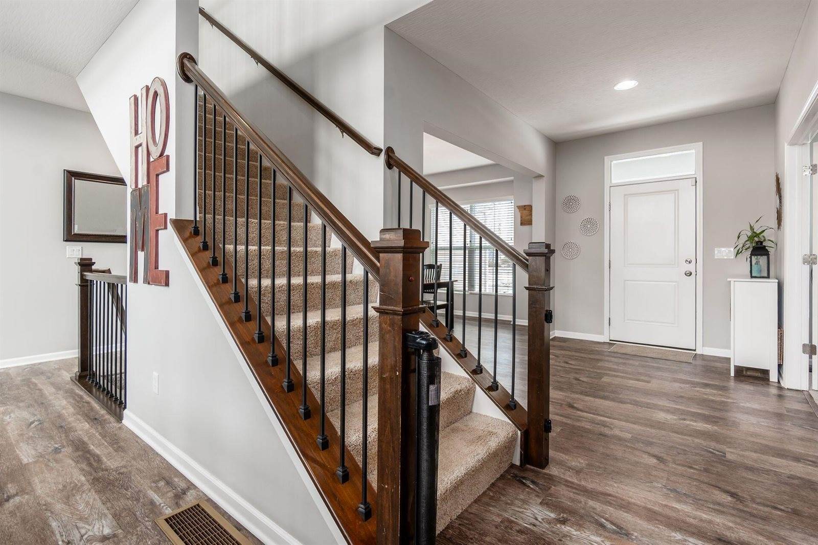 6438 Sugar Run Drive, Hilliard, OH 43026