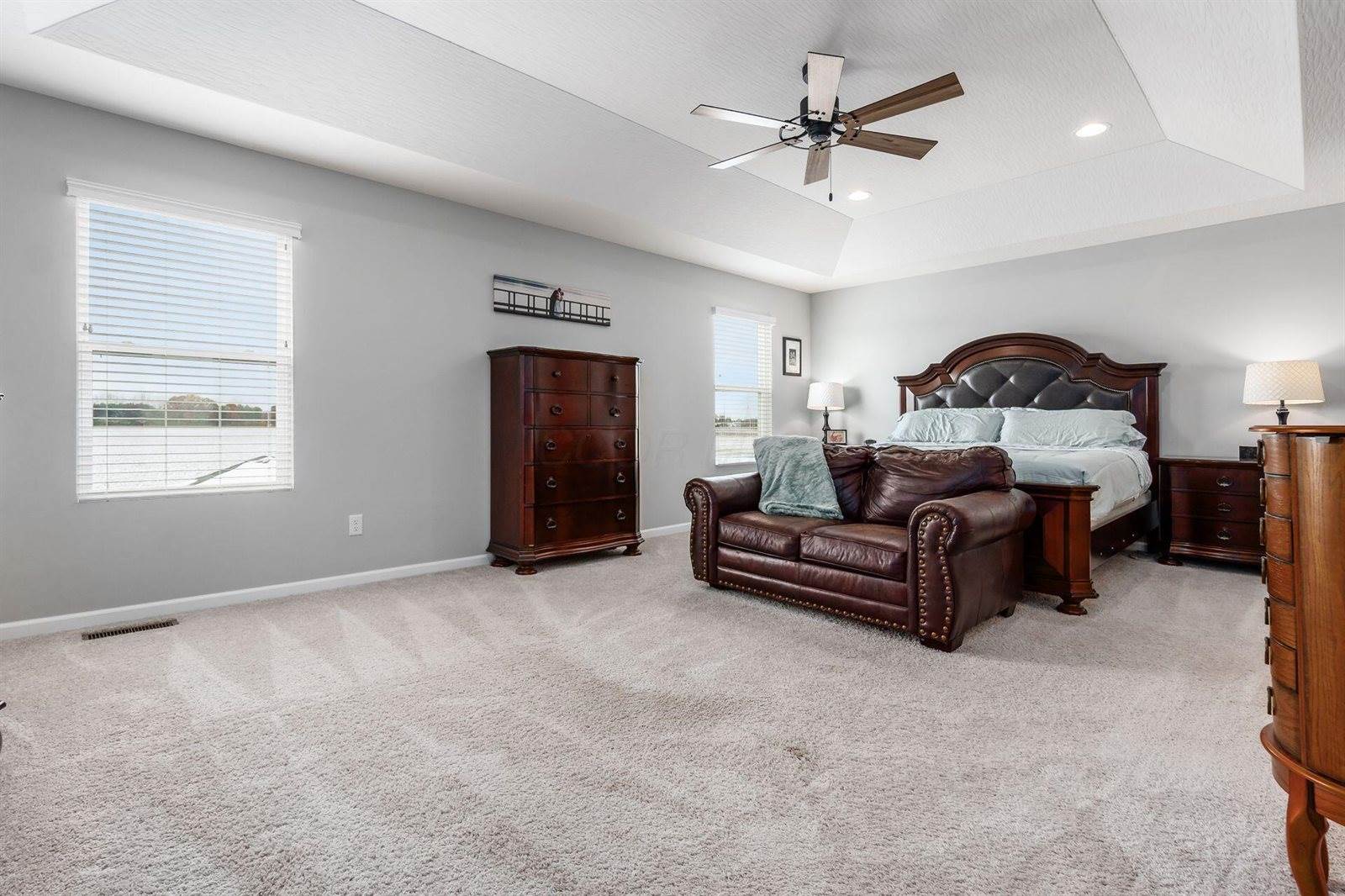 6438 Sugar Run Drive, Hilliard, OH 43026