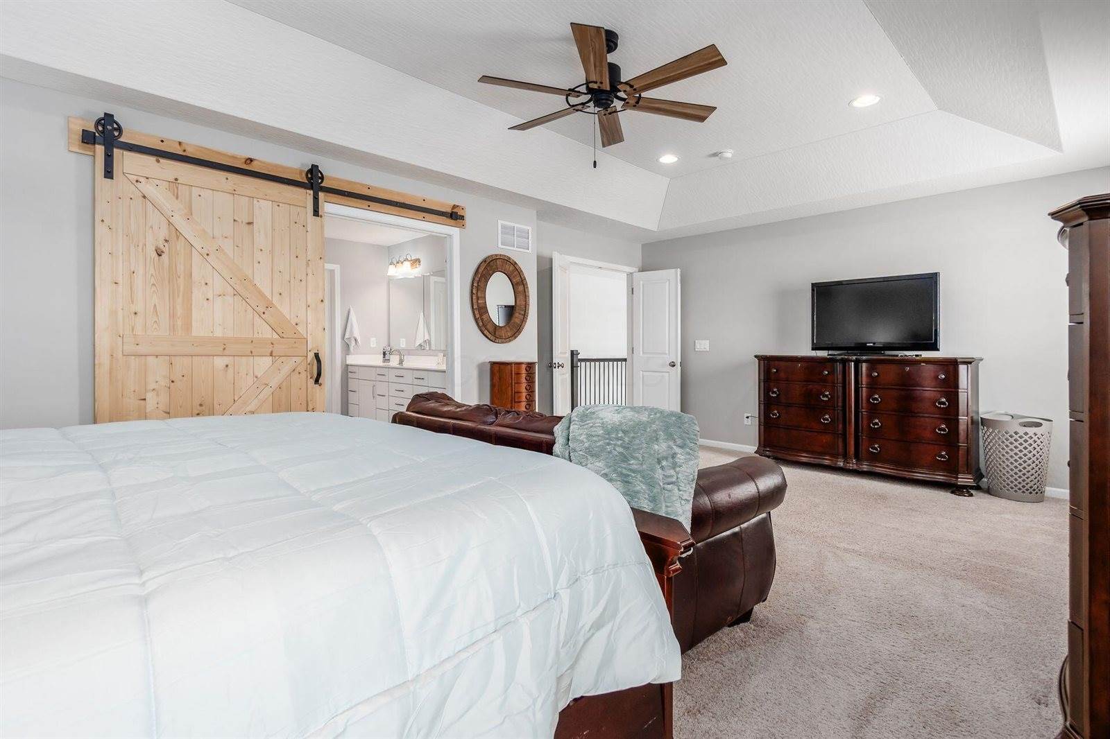 6438 Sugar Run Drive, Hilliard, OH 43026