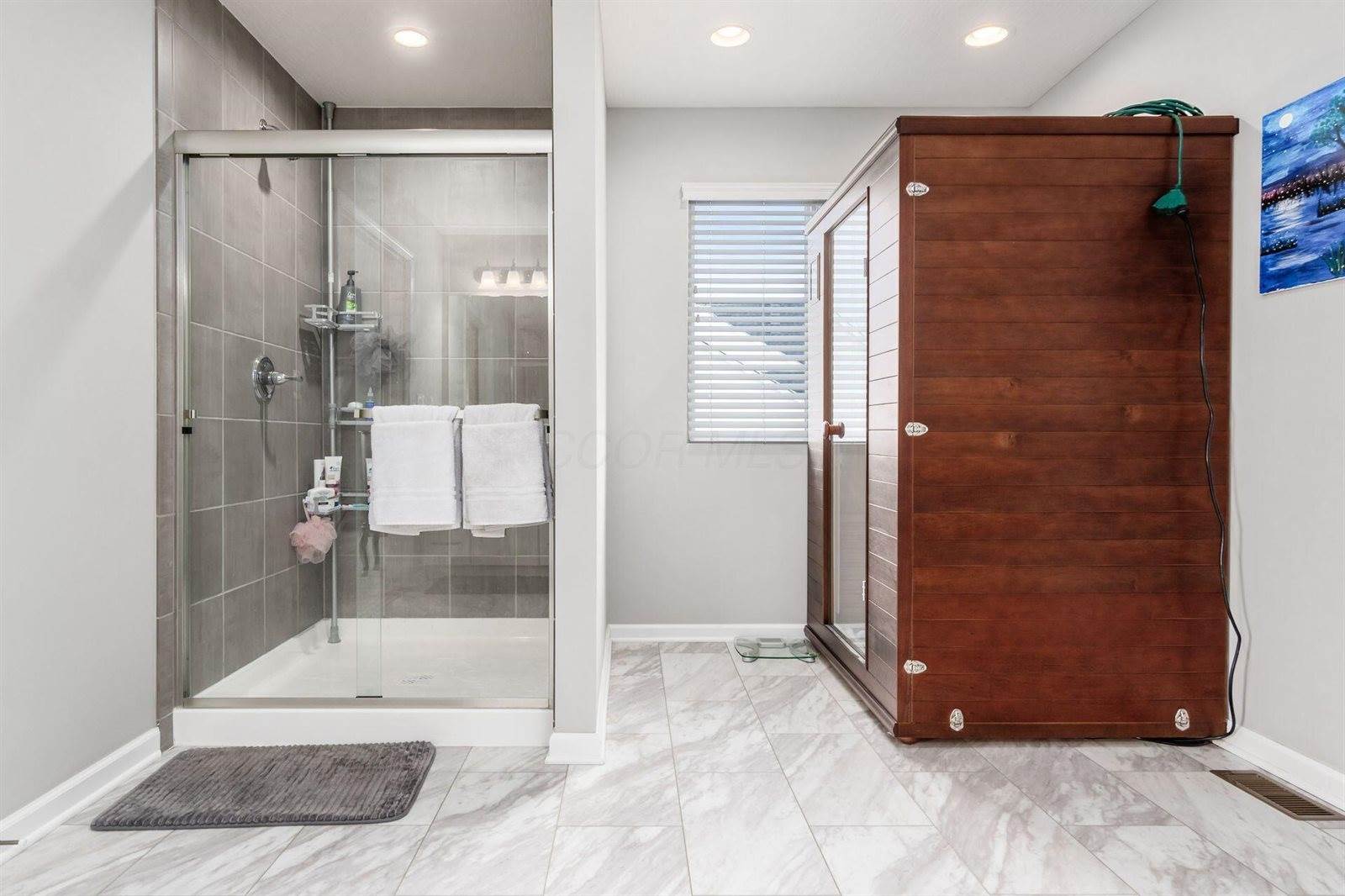 6438 Sugar Run Drive, Hilliard, OH 43026