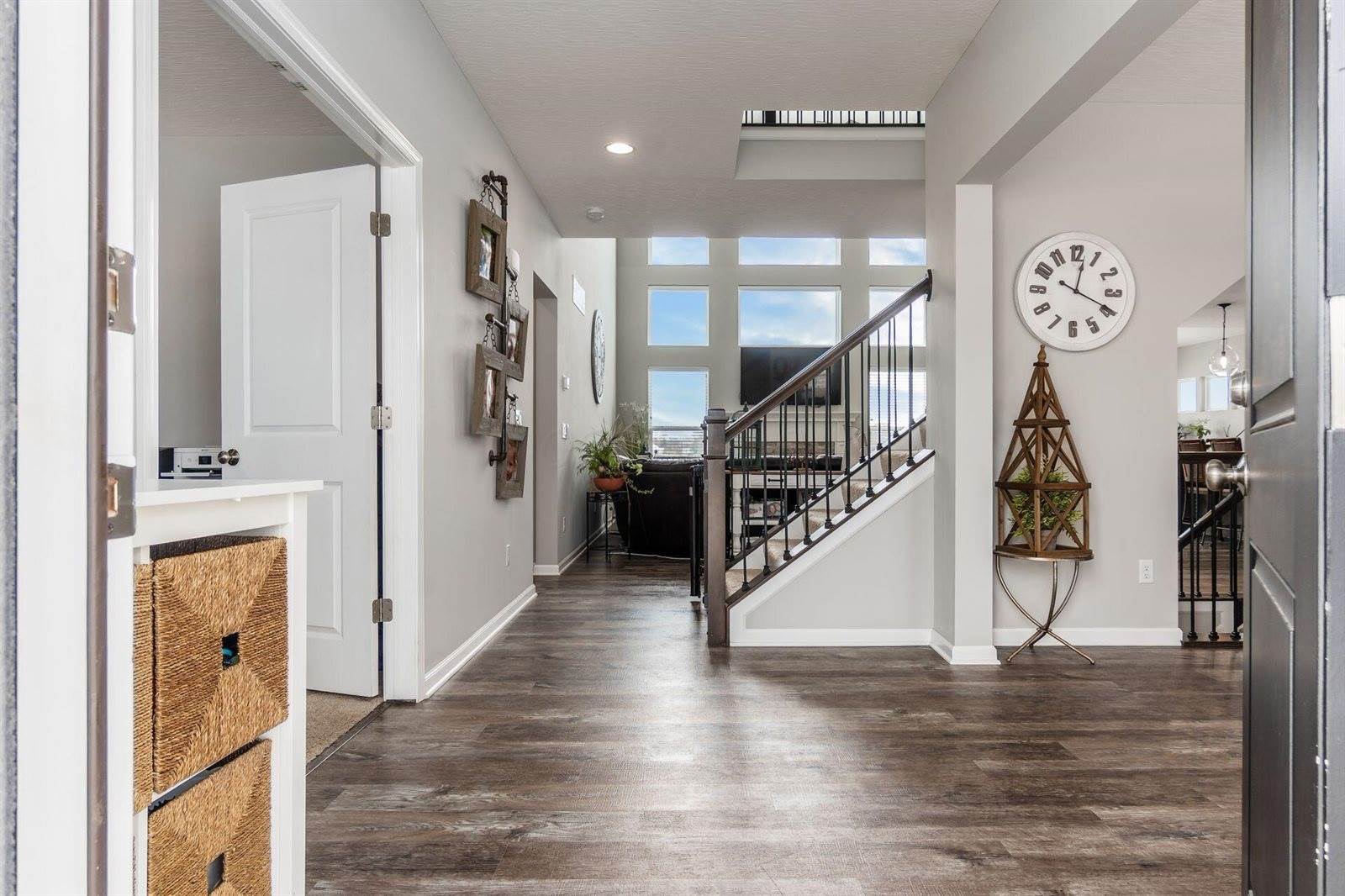 6438 Sugar Run Drive, Hilliard, OH 43026