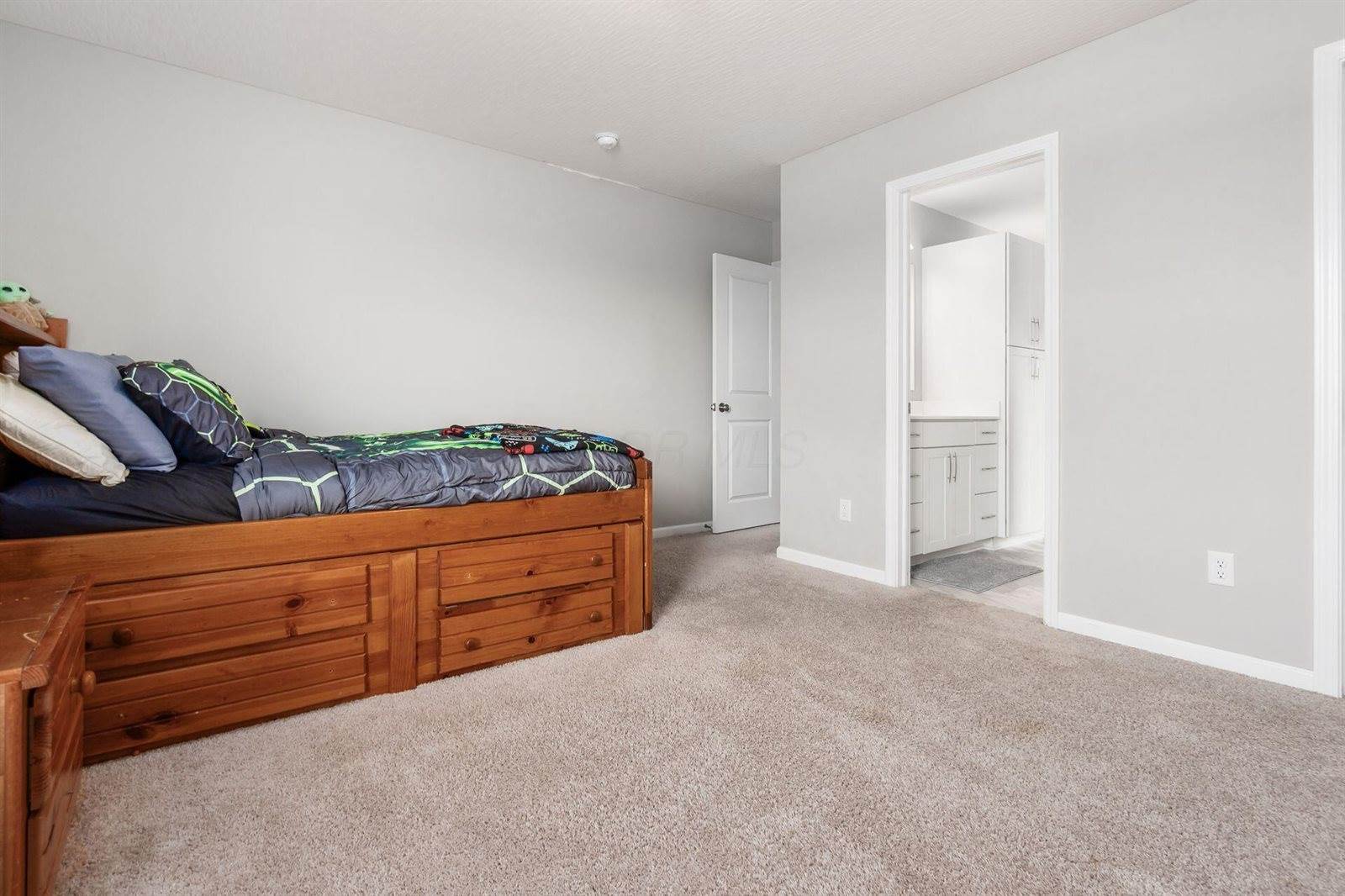 6438 Sugar Run Drive, Hilliard, OH 43026