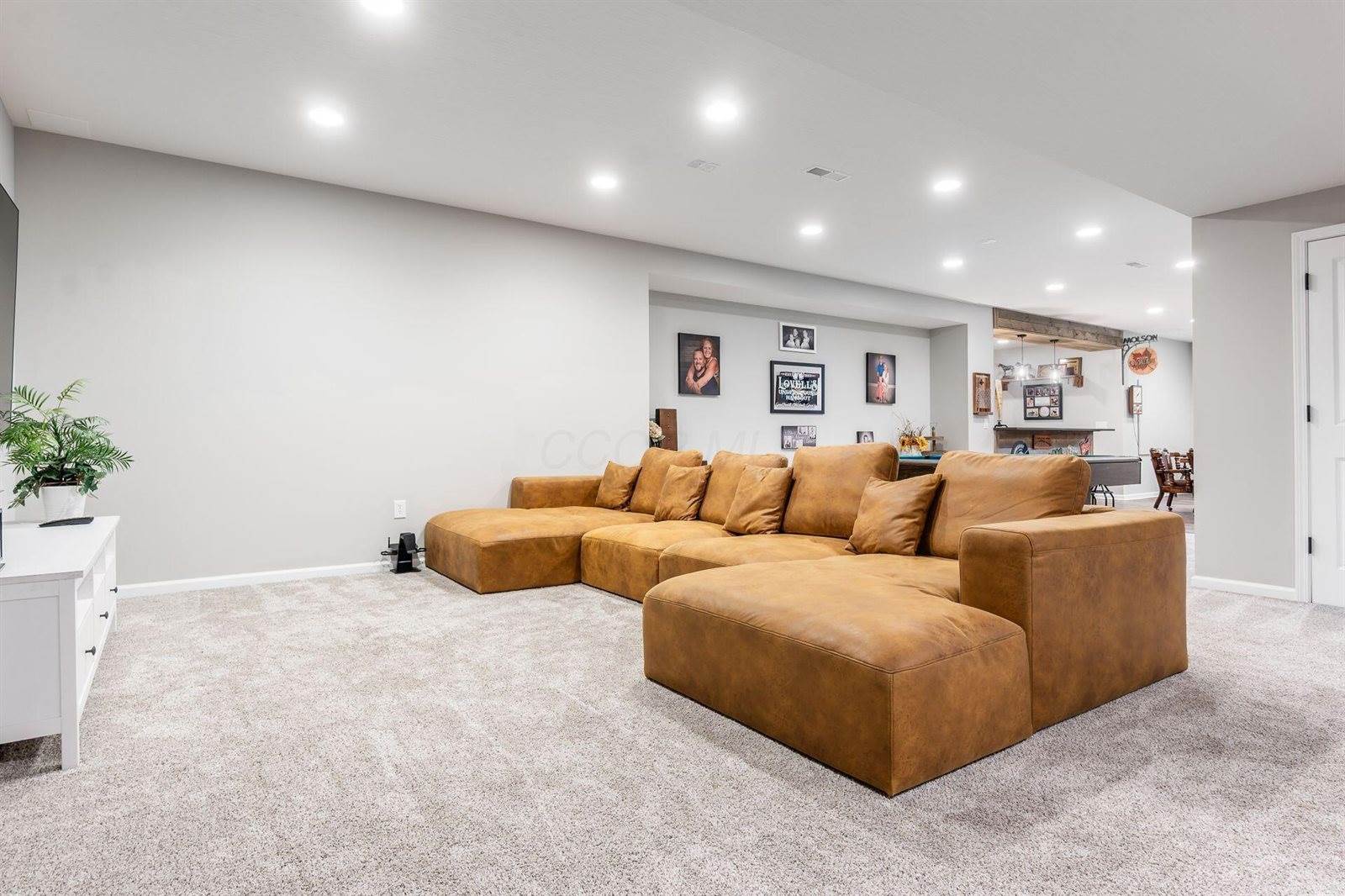 6438 Sugar Run Drive, Hilliard, OH 43026