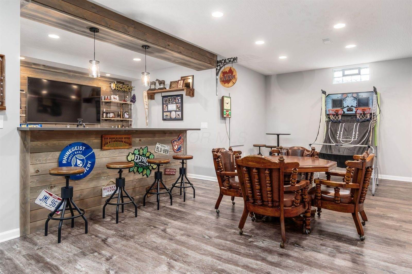 6438 Sugar Run Drive, Hilliard, OH 43026