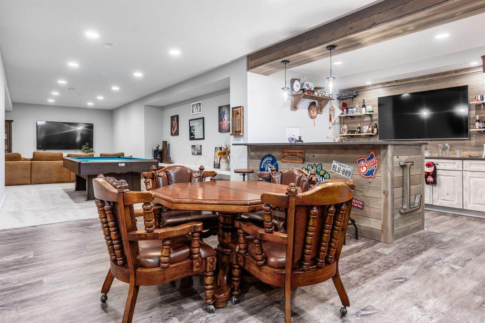 6438 Sugar Run Drive, Hilliard, OH 43026