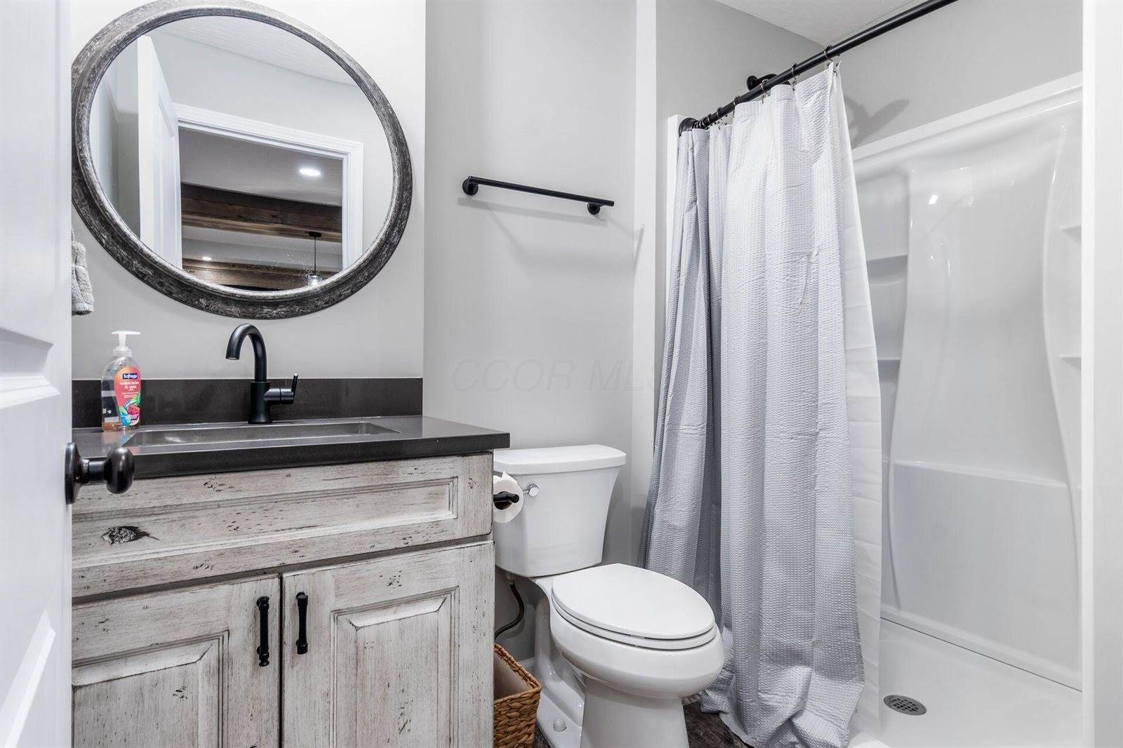 6438 Sugar Run Drive, Hilliard, OH 43026