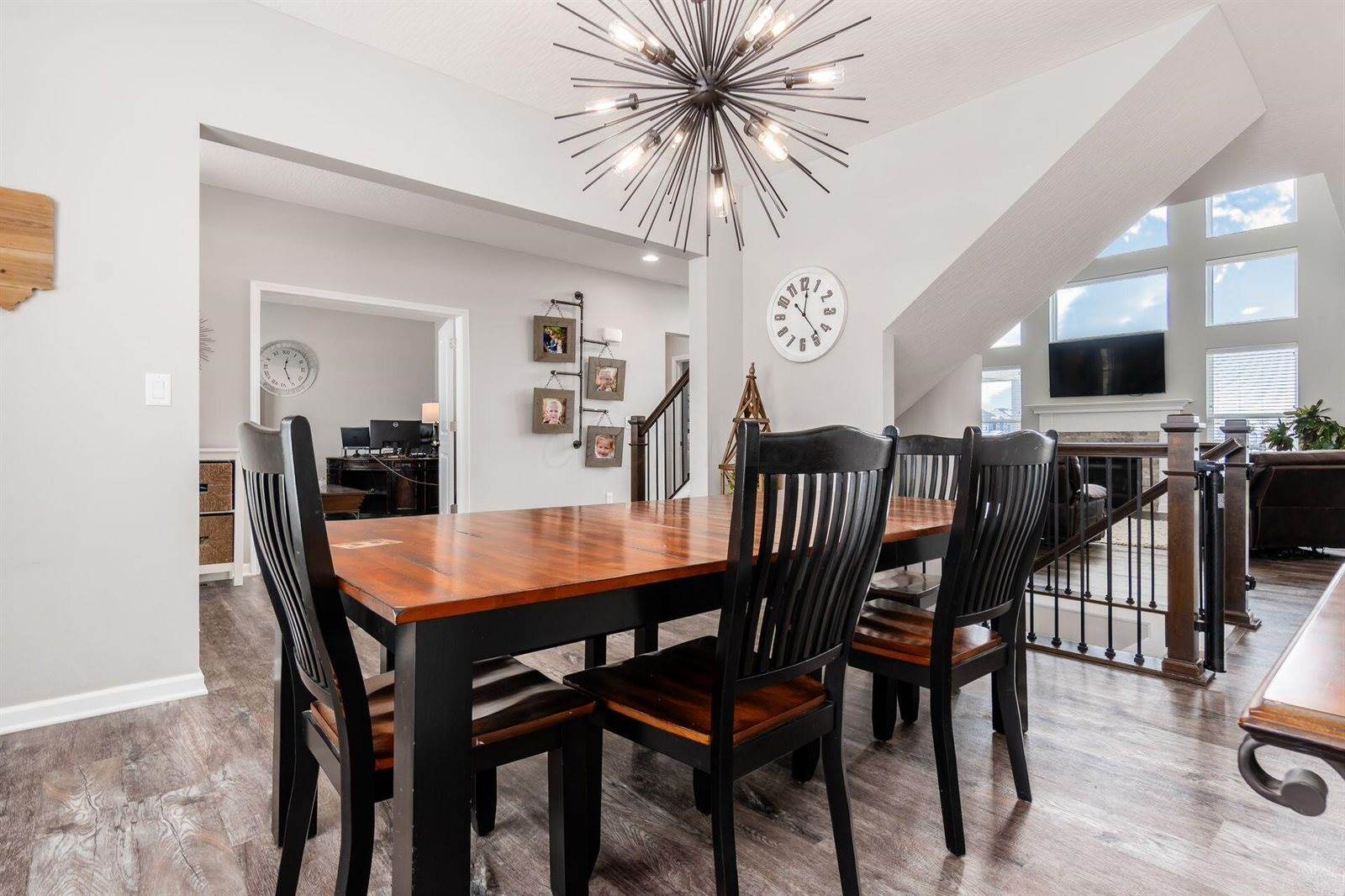 6438 Sugar Run Drive, Hilliard, OH 43026