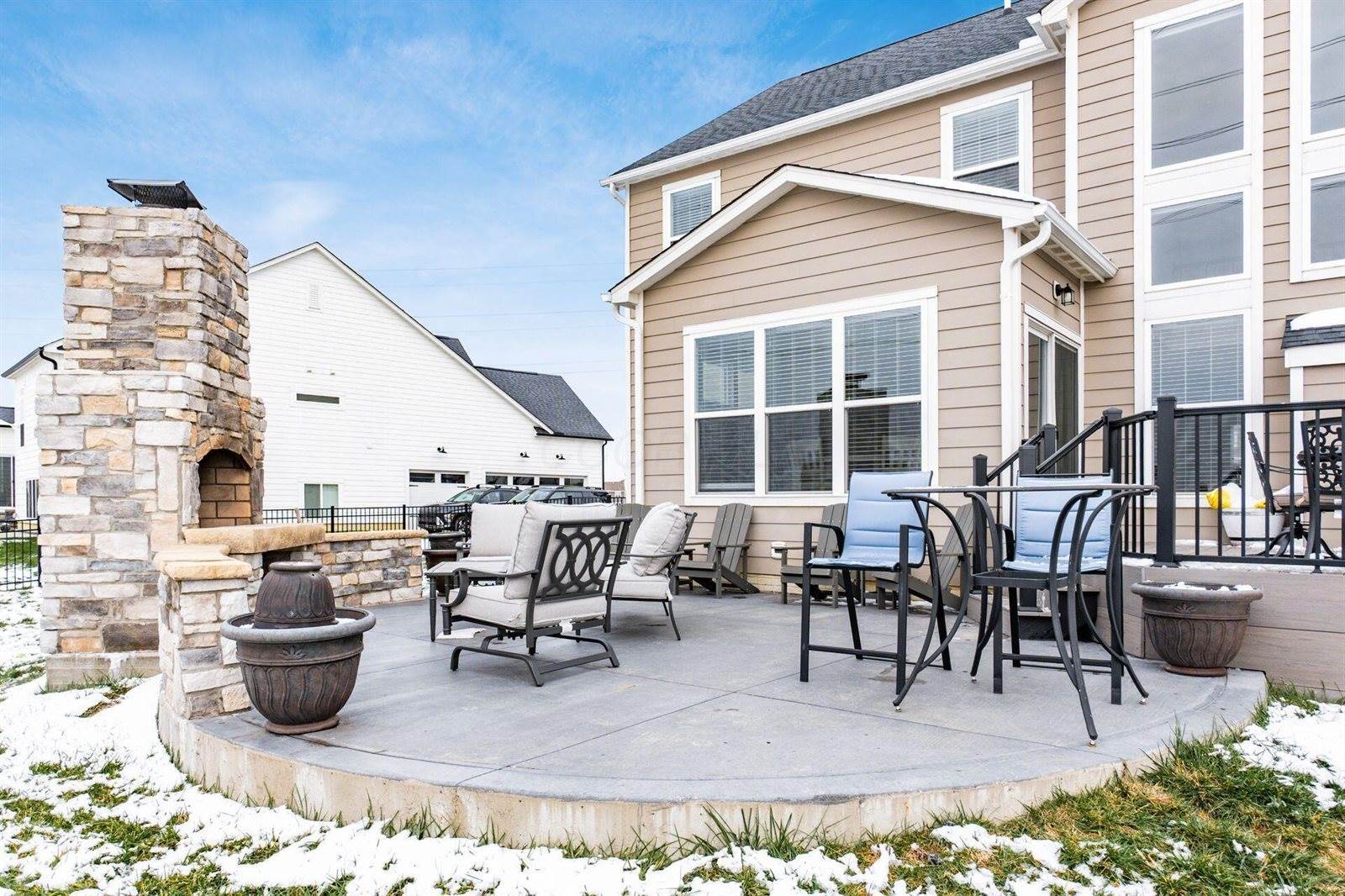 6438 Sugar Run Drive, Hilliard, OH 43026