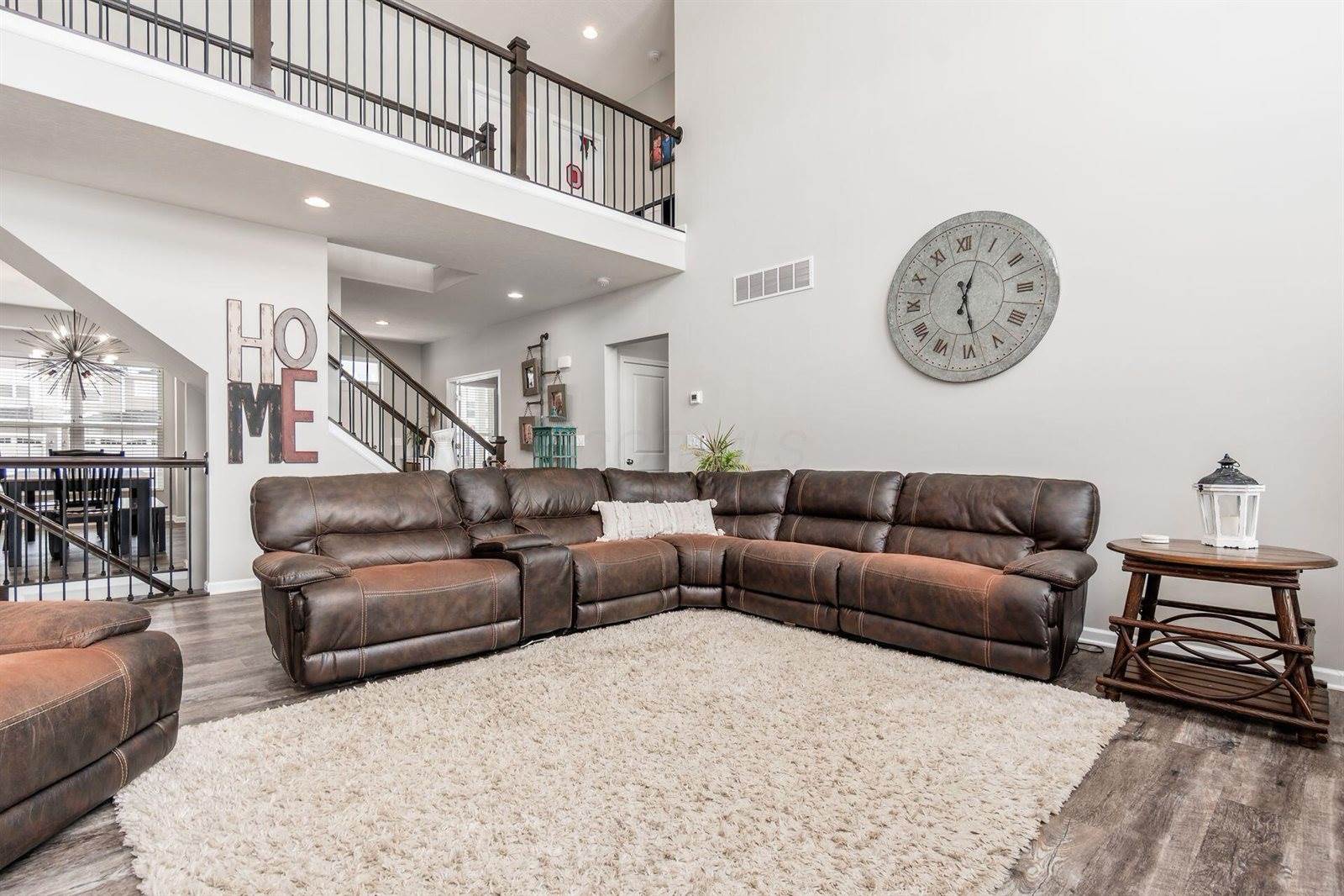 6438 Sugar Run Drive, Hilliard, OH 43026