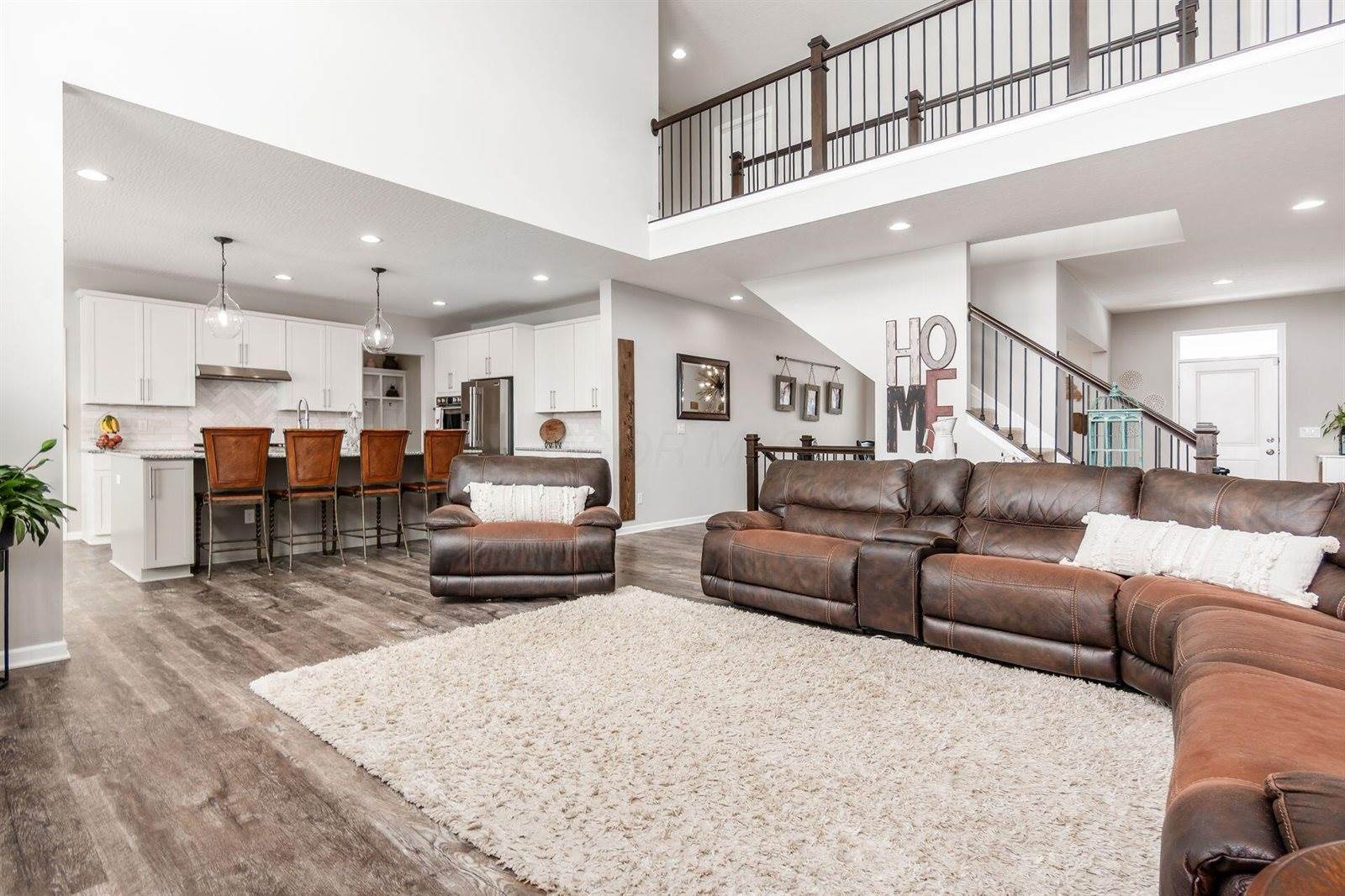 6438 Sugar Run Drive, Hilliard, OH 43026