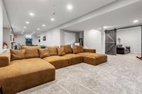 6438 Sugar Run Drive, Hilliard, OH 43026